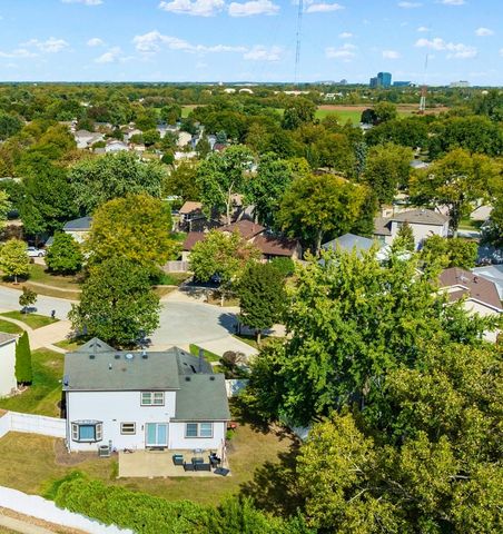 1211 Diane Lane, Elk Grove Village, IL 60007