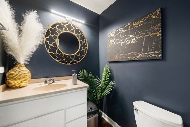 1211 Diane Lane, Elk Grove Village, IL 60007