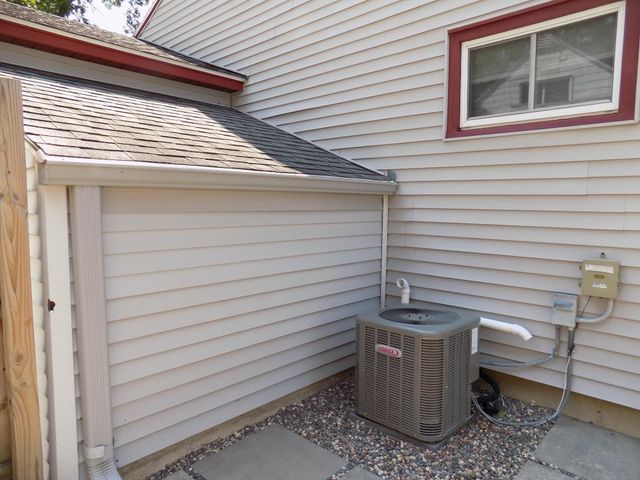 1431 Damon Court SE, Rochester, MN 55904