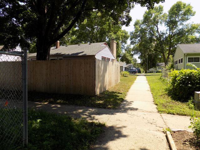 1431 Damon Court SE, Rochester, MN 55904