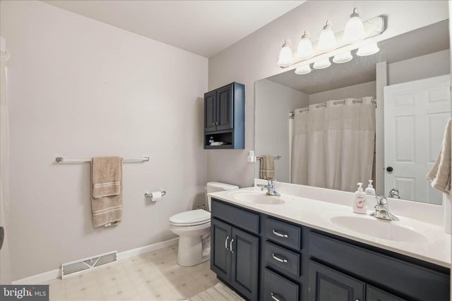 516 BALD EAGLE CT, Lancaster, PA 17601