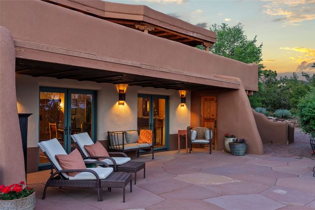 15 Cielo Cumbre Road, Santa Fe, NM 87505