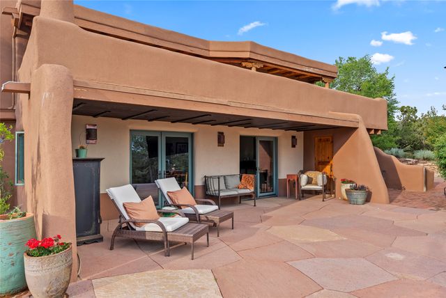15 Cielo Cumbre Road, Santa Fe, NM 87505