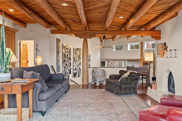 15 Cielo Cumbre Road, Santa Fe, NM 87505