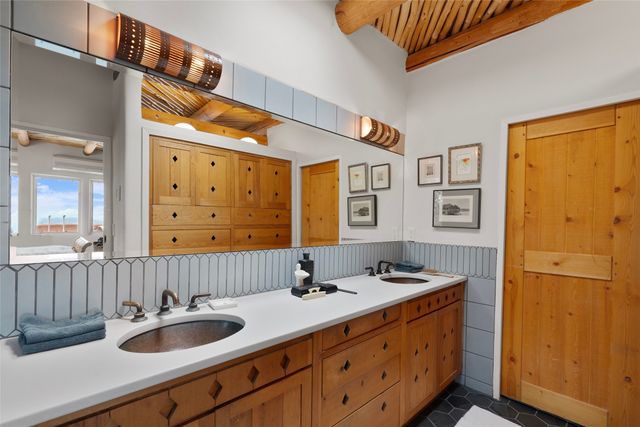 15 Cielo Cumbre Road, Santa Fe, NM 87505
