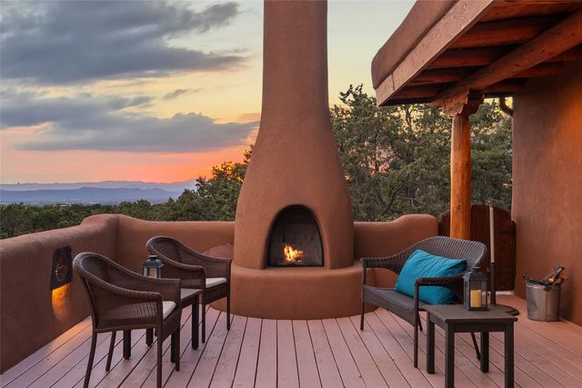 15 Cielo Cumbre Road, Santa Fe, NM 87505