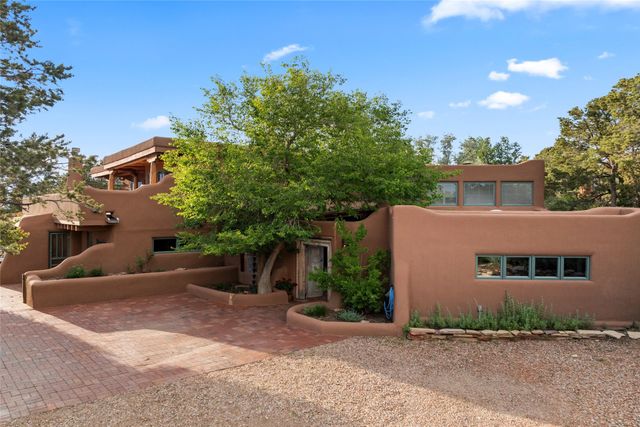 15 Cielo Cumbre Road, Santa Fe, NM 87505