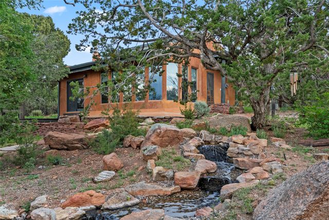 15 Cielo Cumbre Road, Santa Fe, NM 87505