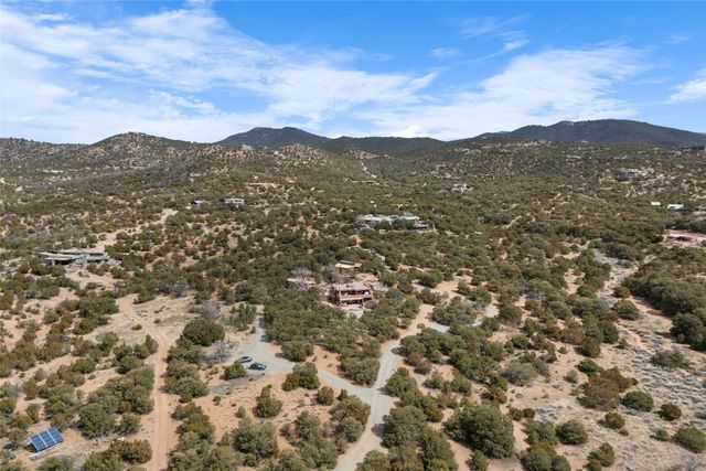 15 Cielo Cumbre Road, Santa Fe, NM 87505