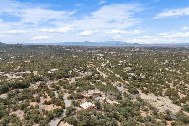 15 Cielo Cumbre Road, Santa Fe, NM 87505
