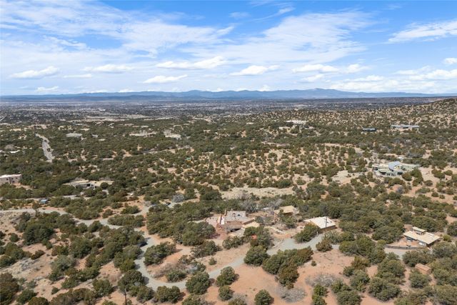 15 Cielo Cumbre Road, Santa Fe, NM 87505