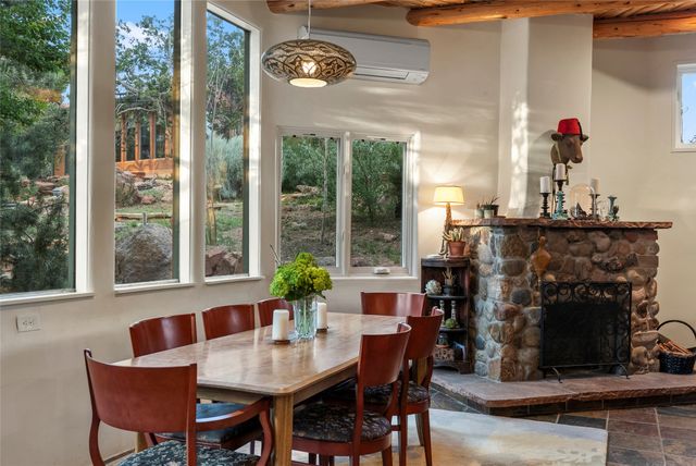 15 Cielo Cumbre Road, Santa Fe, NM 87505
