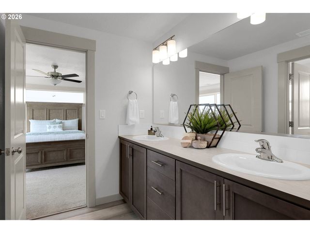 5161 Holly St, Springfield, OR 97478