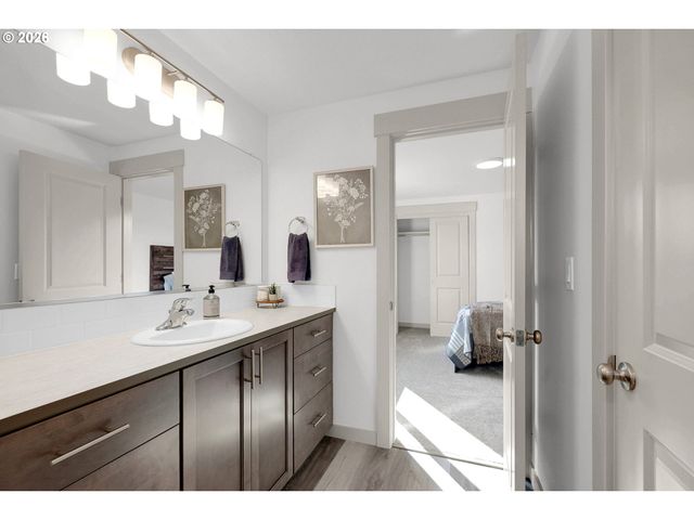 5161 Holly St, Springfield, OR 97478