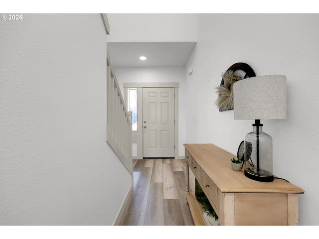 5161 Holly St, Springfield, OR 97478