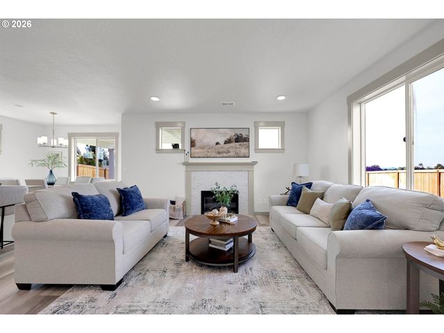 5161 Holly St, Springfield, OR 97478