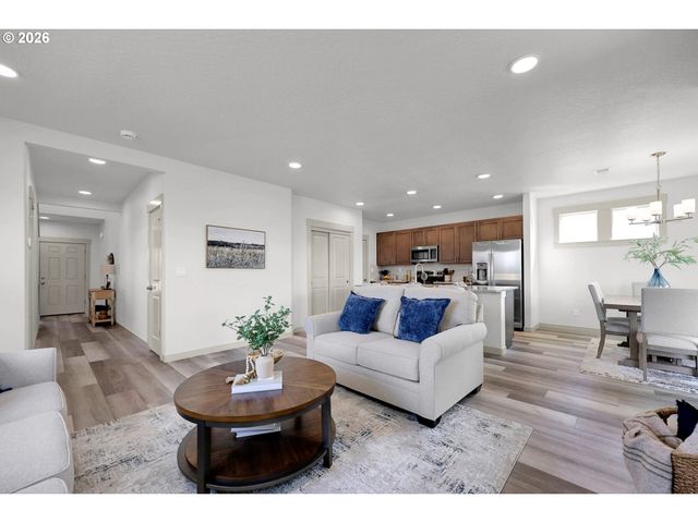 5161 Holly St, Springfield, OR 97478