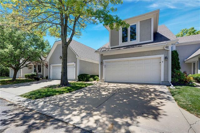5852 Park Circle, Shawnee, KS 66216