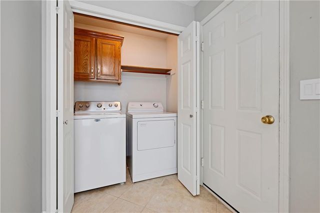 5852 Park Circle, Shawnee, KS 66216