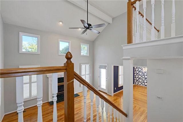 5852 Park Circle, Shawnee, KS 66216