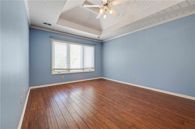 5852 Park Circle, Shawnee, KS 66216