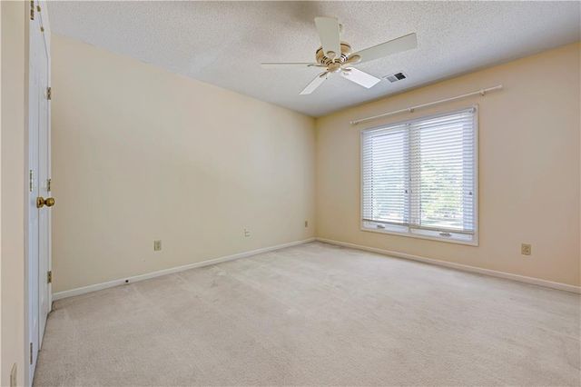 5852 Park Circle, Shawnee, KS 66216