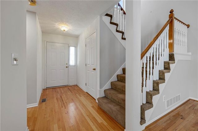 5852 Park Circle, Shawnee, KS 66216