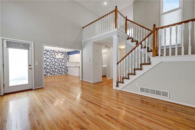 5852 Park Circle, Shawnee, KS 66216