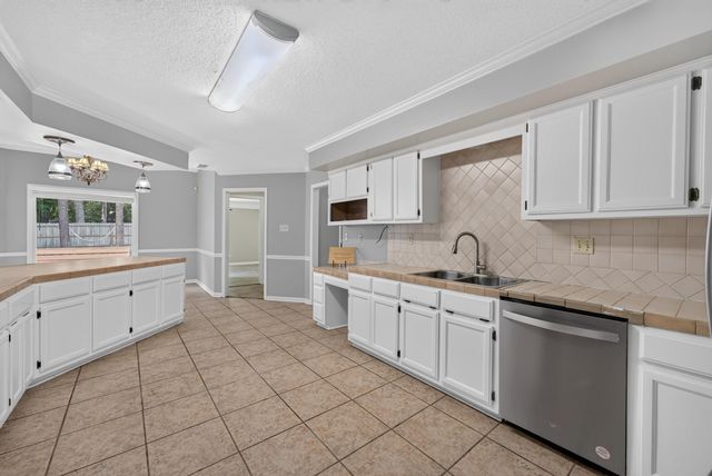 2668 MORNING WOODS DR, Memphis, TN 38016