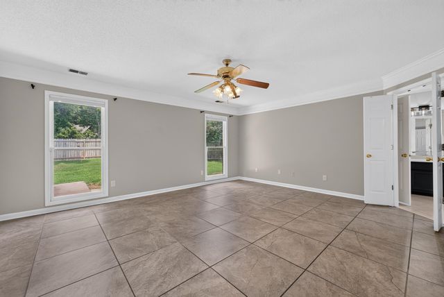 2668 MORNING WOODS DR, Memphis, TN 38016