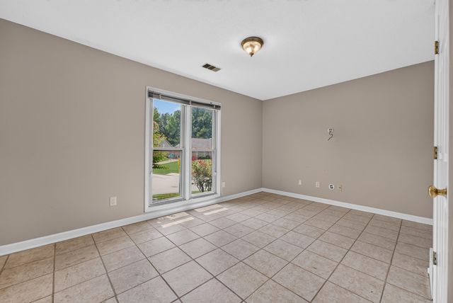 2668 MORNING WOODS DR, Memphis, TN 38016