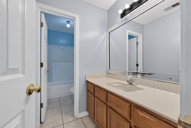 2668 MORNING WOODS DR, Memphis, TN 38016