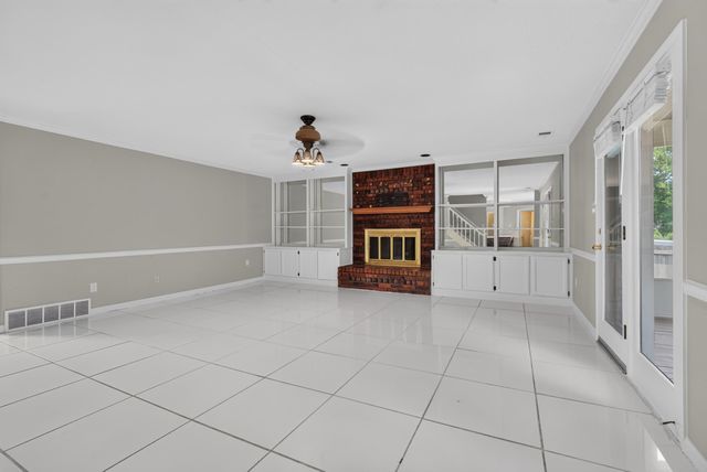 2668 MORNING WOODS DR, Memphis, TN 38016
