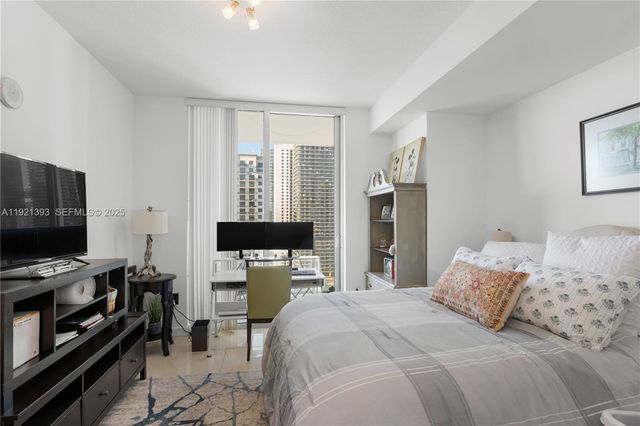 1111 SW 1st Ave 2925-N, Miami, FL 33130