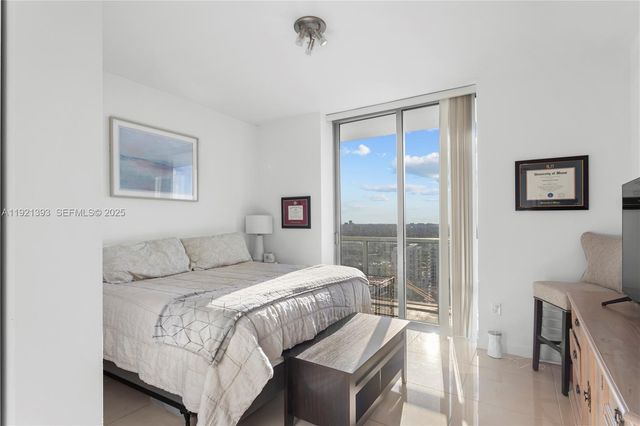 1111 SW 1st Ave 2925-N, Miami, FL 33130