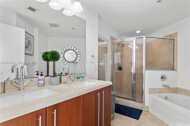 1111 SW 1st Ave 2925-N, Miami, FL 33130