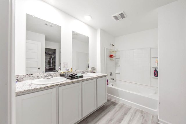 101 Lola Dr, Thibodaux, LA 70301