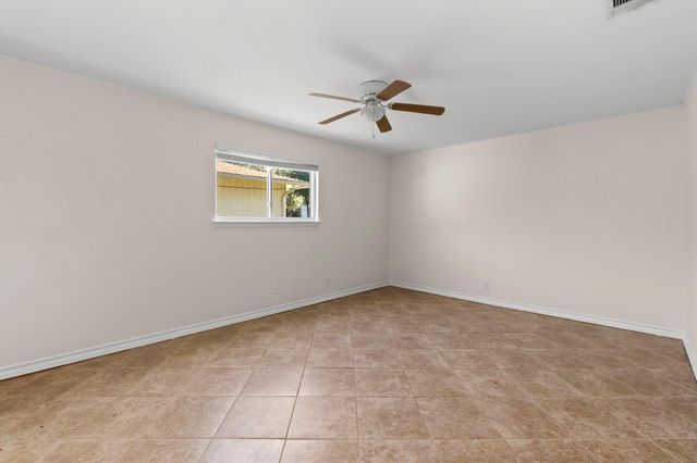 2016 Nevada ST, San Marcos, TX 78666