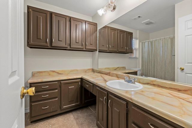 2016 Nevada ST, San Marcos, TX 78666