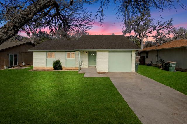 2016 Nevada ST, San Marcos, TX 78666