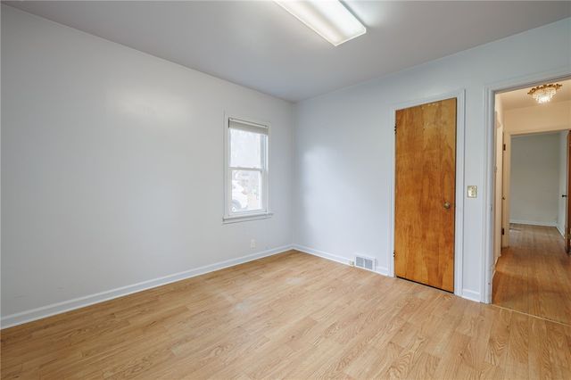 127 Barry Road, Irondequoit, NY 14617