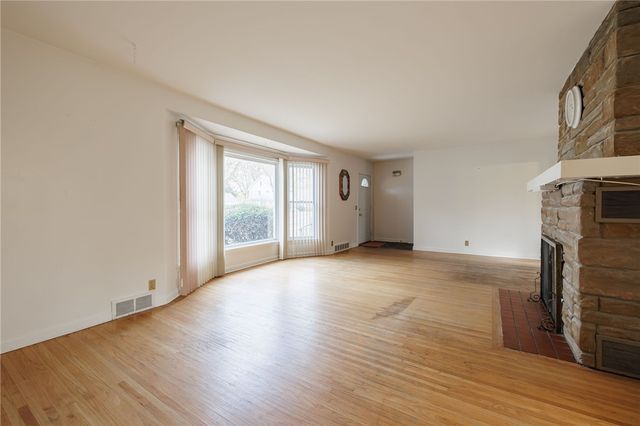 127 Barry Road, Irondequoit, NY 14617