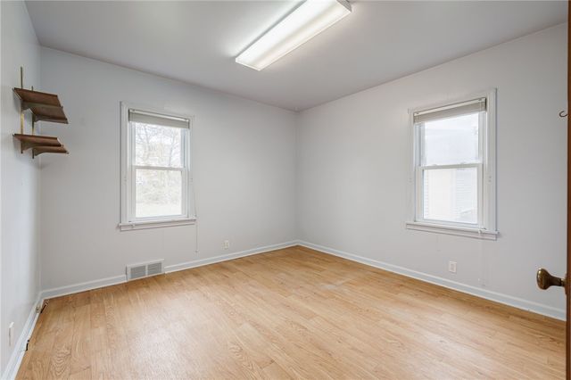 127 Barry Road, Irondequoit, NY 14617