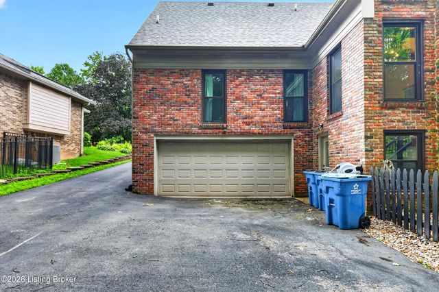 12918 Wooded Forest Rd, Louisville, KY 40243