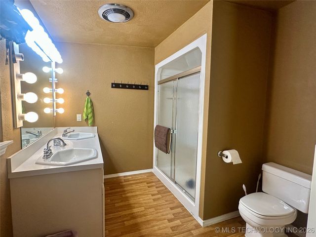 1372 Warren Road, Eufaula, OK 74432