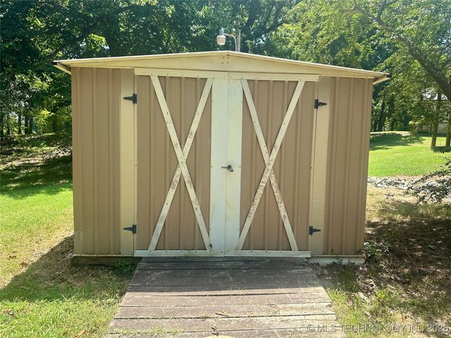 1372 Warren Road, Eufaula, OK 74432