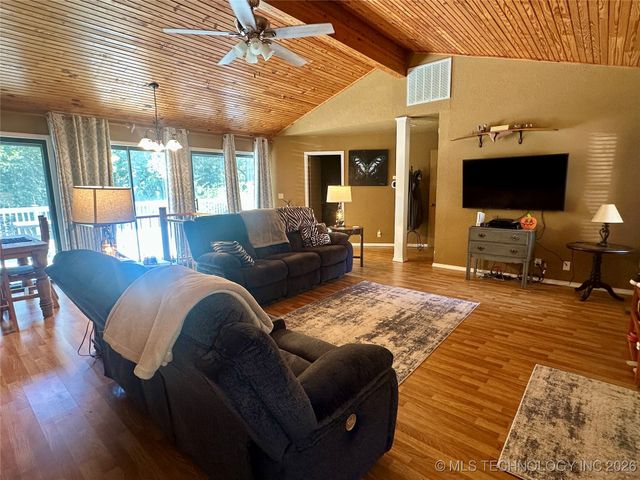 1372 Warren Road, Eufaula, OK 74432