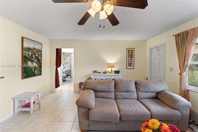 412 SW Natura Ave, Deerfield Beach, FL 33441