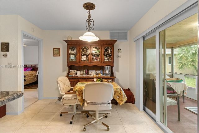 412 SW Natura Ave, Deerfield Beach, FL 33441