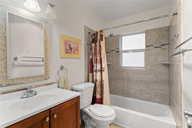 412 SW Natura Ave, Deerfield Beach, FL 33441